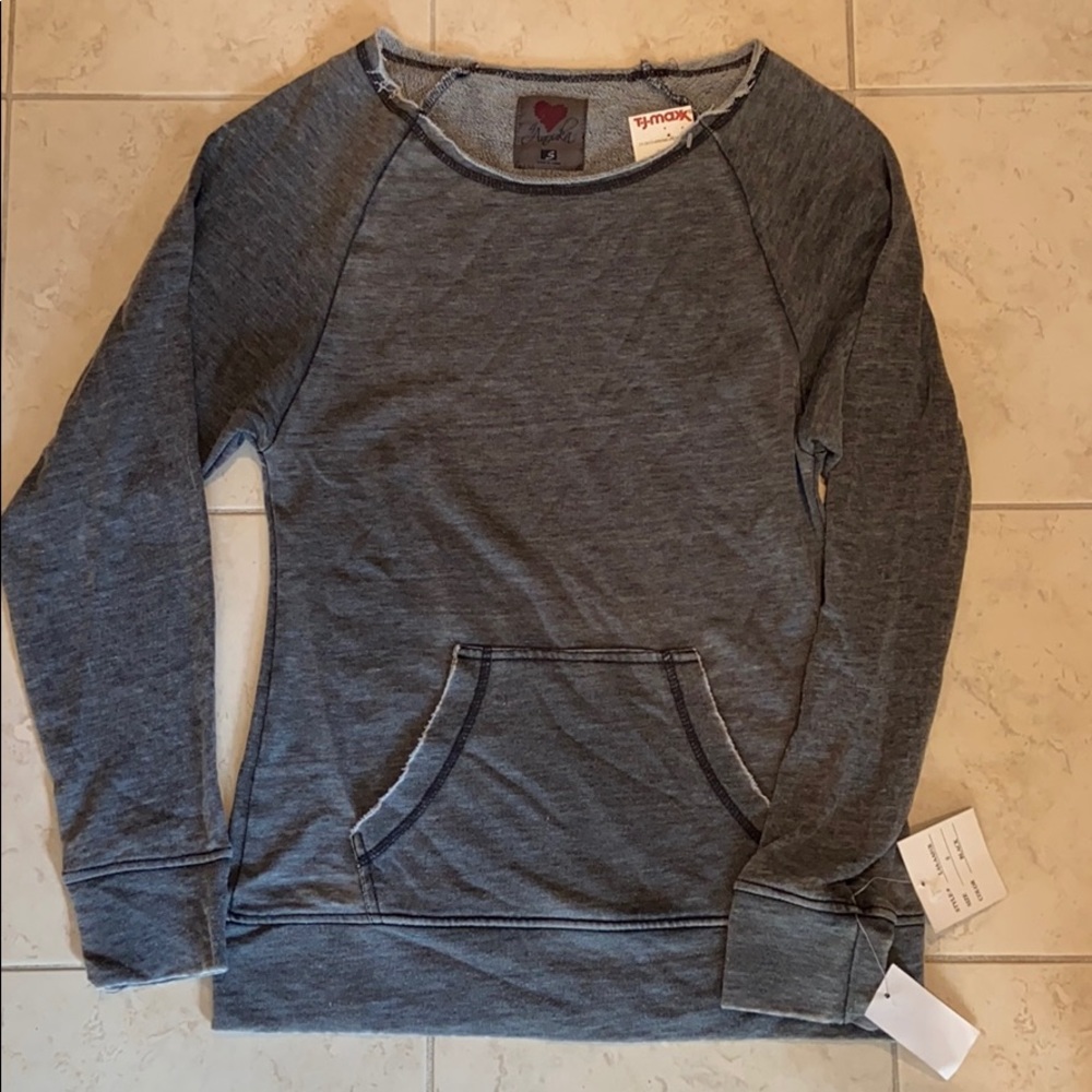 🆕TJ MAXX Soft, Grey Sweatshirt